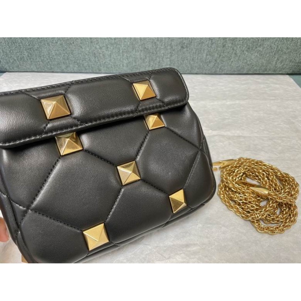 Valentino Roman stud bag 19x13cm  