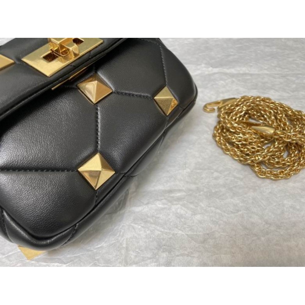 Valentino Roman stud bag 19x13cm  
