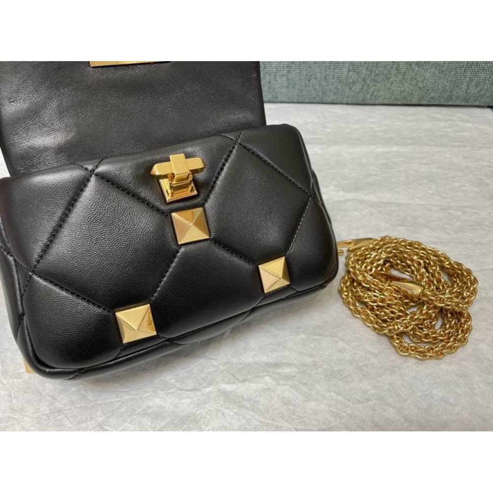 Valentino Roman stud bag 19x13cm  