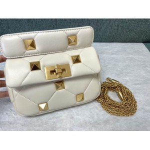 Valentino Roman stud bag 19x13cm  