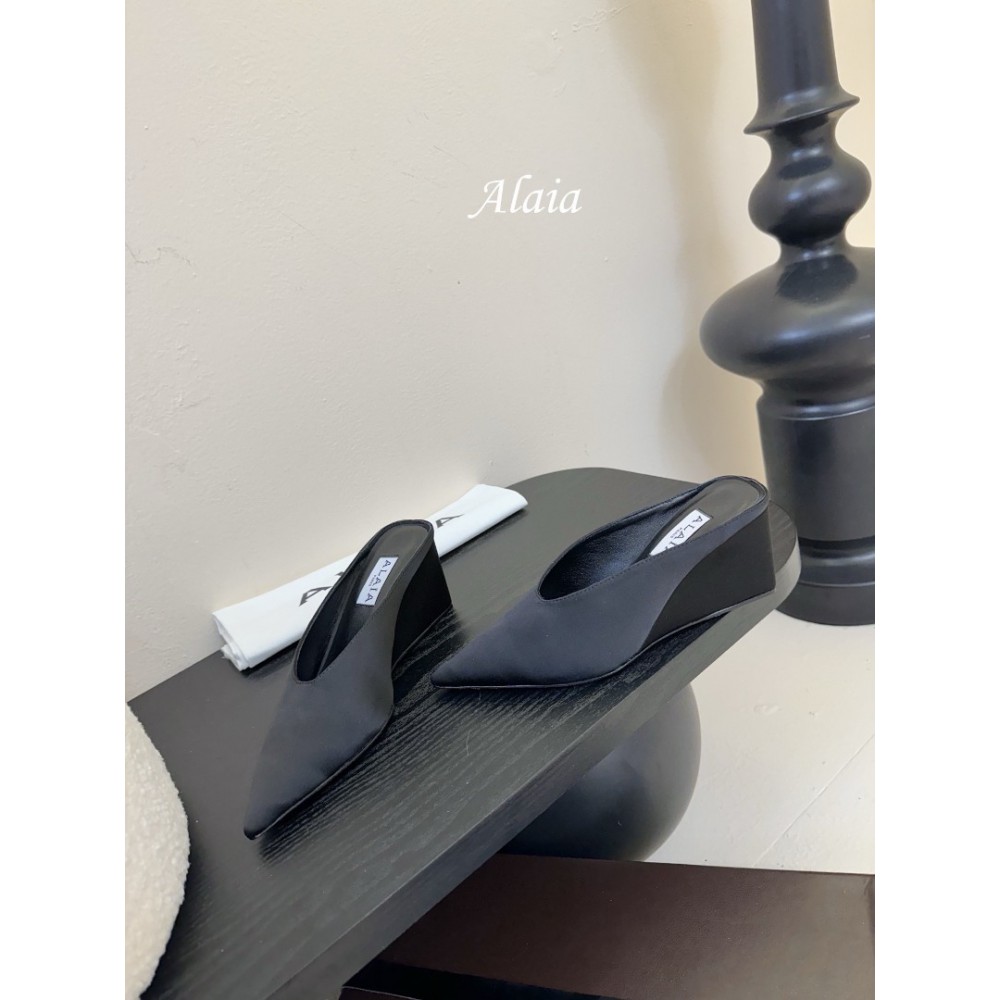 Alaia Cube 75 satin wedge mules 35-42 Shoes