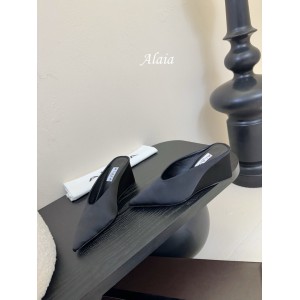 Alaia Cube 75 satin wedge mules 35-42 Shoes