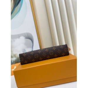 Lv Toiletry pouch N47542 26x20x6cm Bags