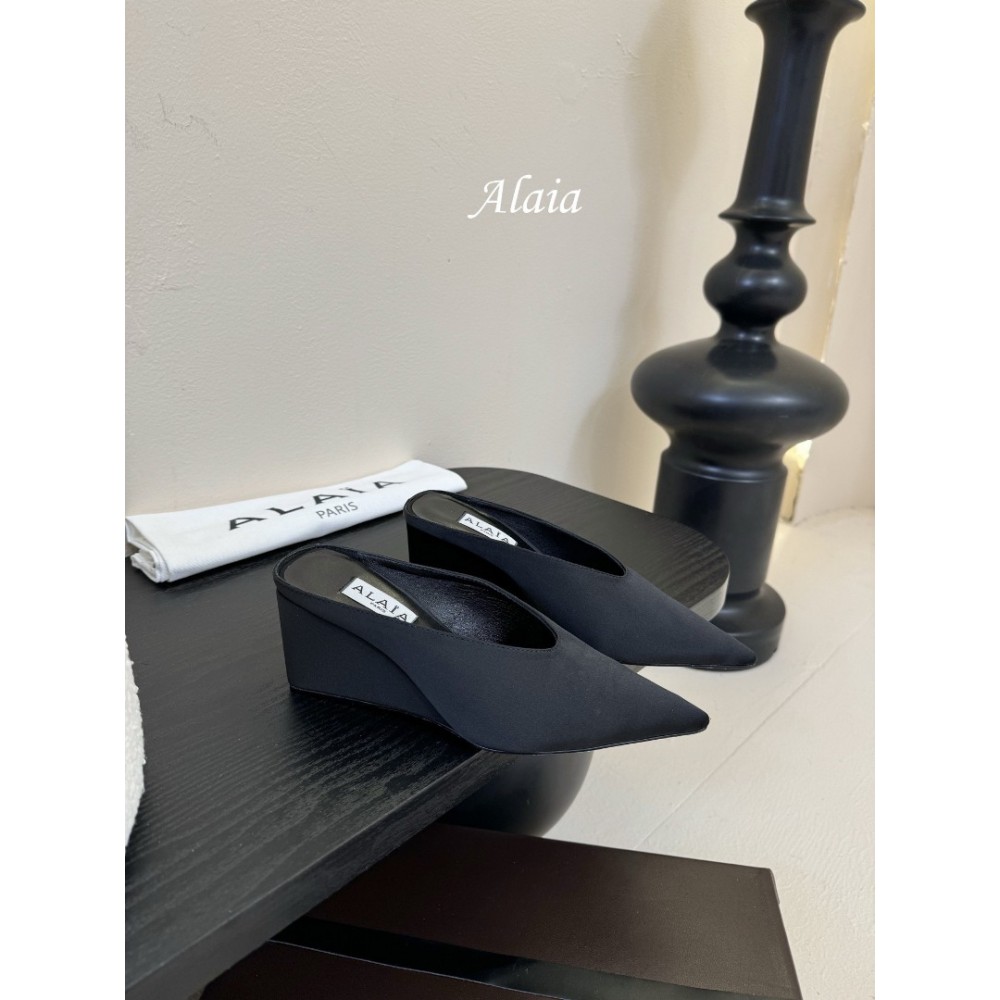 Alaia Cube 75 satin wedge mules 35-42 Shoes