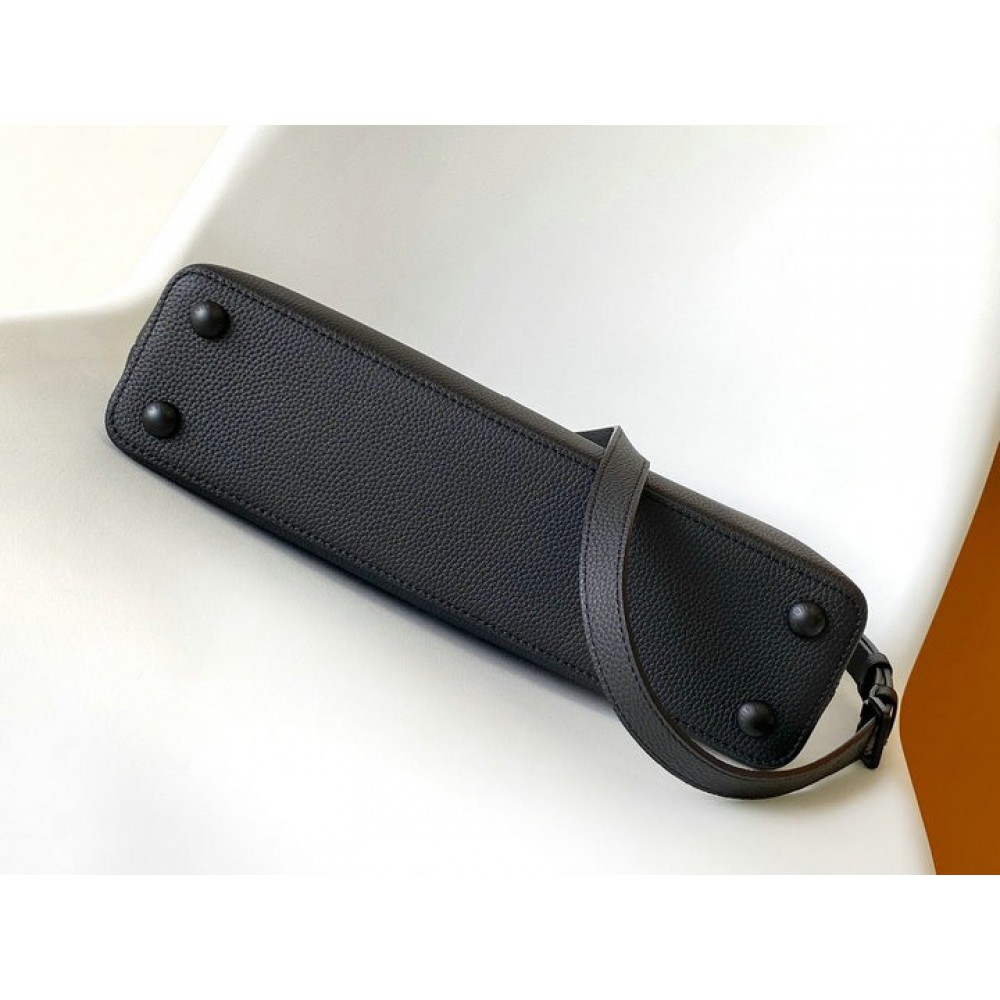 Lv Capucines M23947 East-West MM 33 x 19 x 9 cm Bags