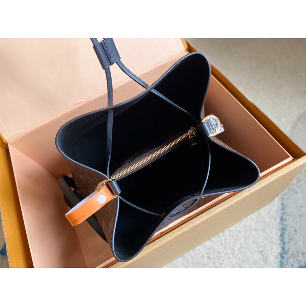 Lv NéoNoé MM M44021 26x26x17.5 cm Bags