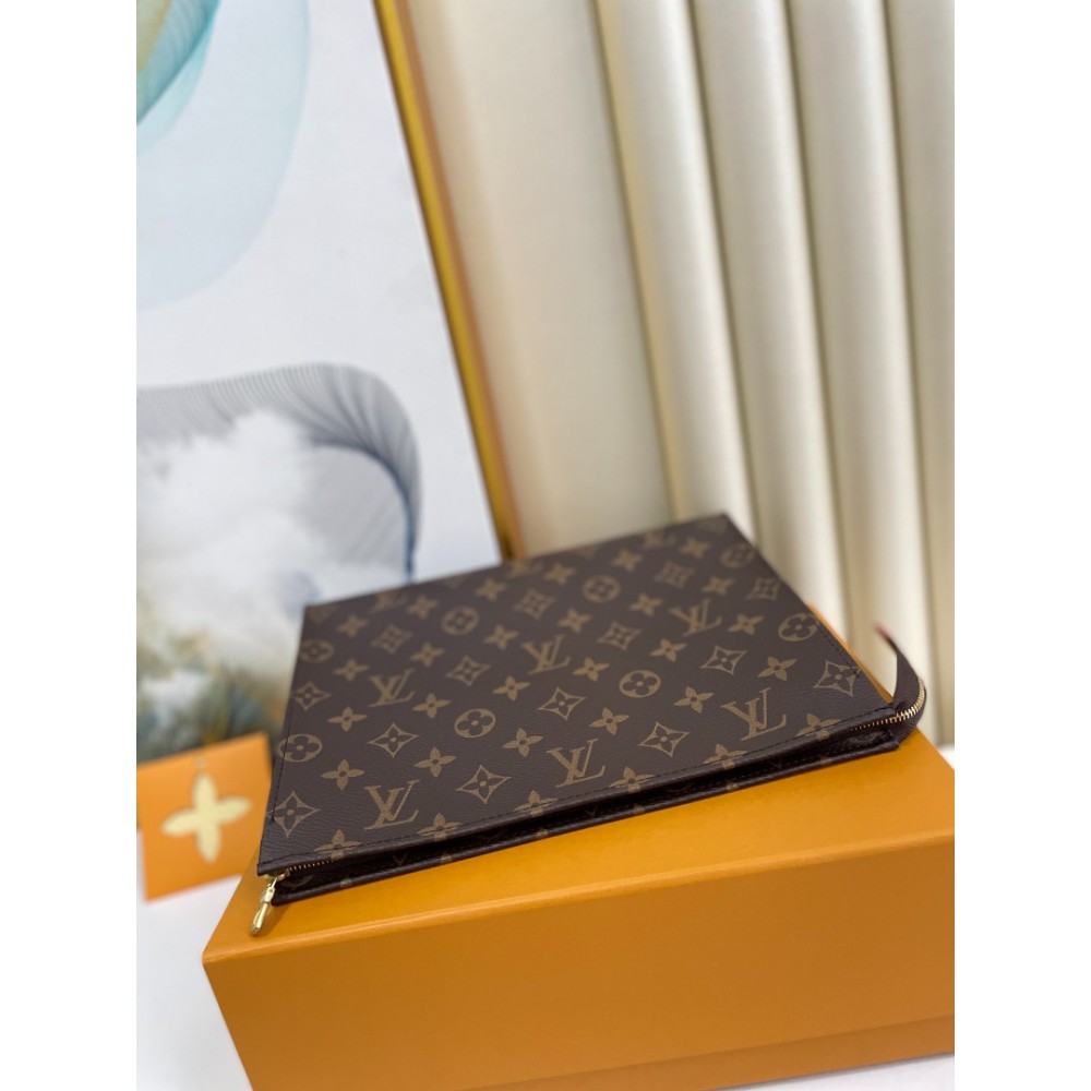 Lv Toiletry pouch N47542 26x20x6cm Bags