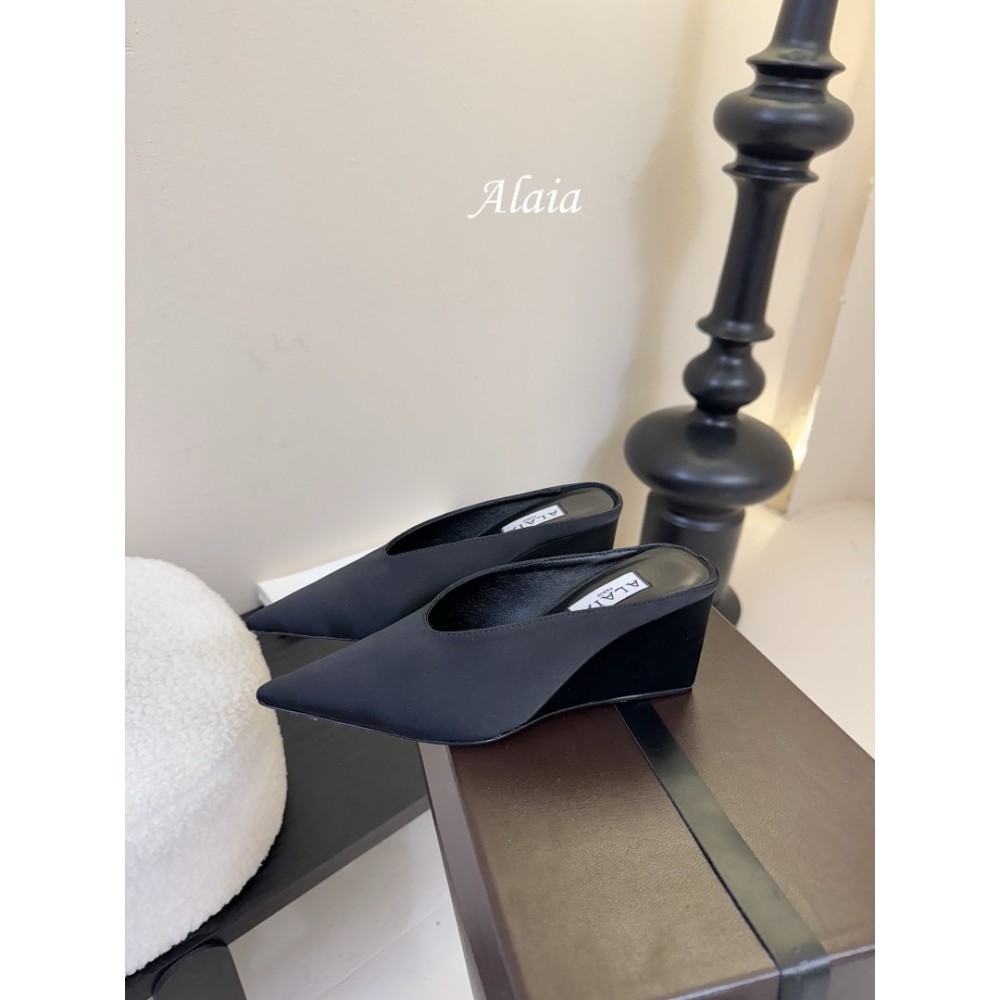 Alaia Cube 75 satin wedge mules 35-42 Shoes