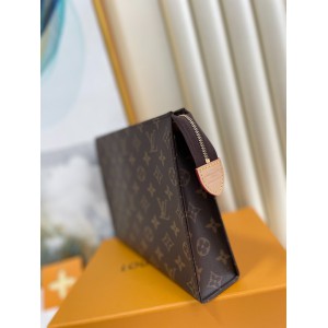 Lv Toiletry pouch N47542 26x20x6cm Bags