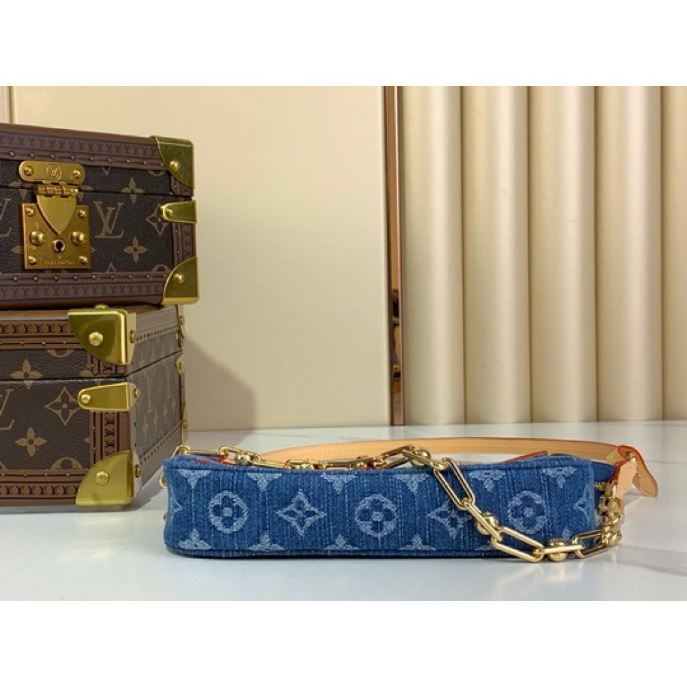 Lv Pochette LV x TM  Accessoires M13994 13x4x22cm Bags