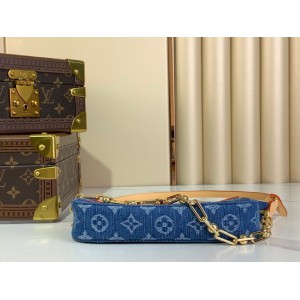 Lv Pochette LV x TM  Accessoires M13994 13x4x22cm Bags
