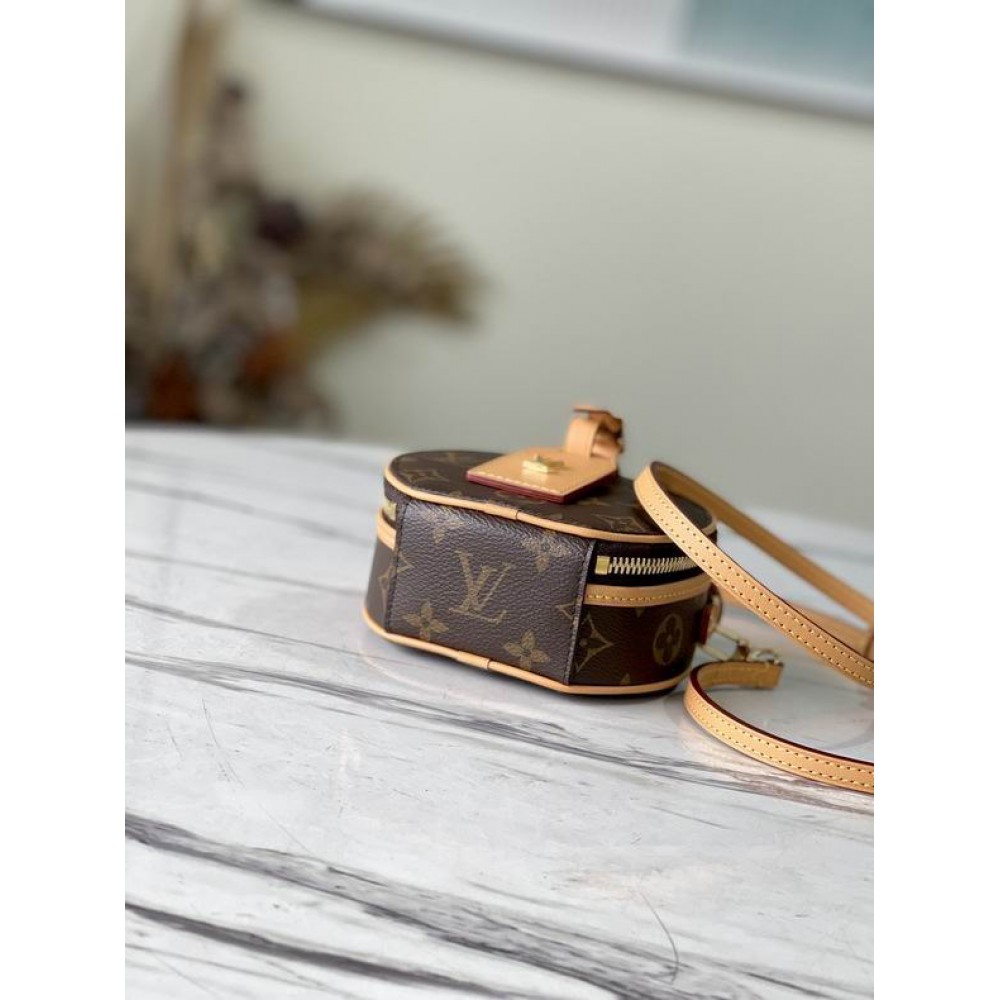 Lv Boite Chapeau 13x12x6.5 cm  Bags