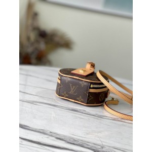 Lv Boite Chapeau 13x12x6.5 cm  Bags