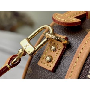 Lv Boite Chapeau 13x12x6.5 cm  Bags