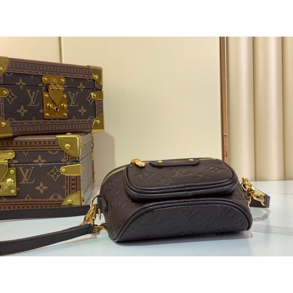Lv Bumbag M82208 17x12x9.5cm  Bags