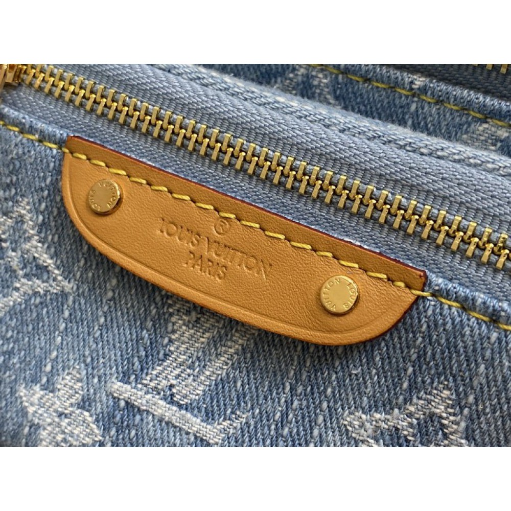 Lv Bumbag M83353 17x12x9.5cm  Bags