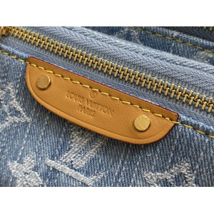 Lv Bumbag M83353 17x12x9.5cm  Bags