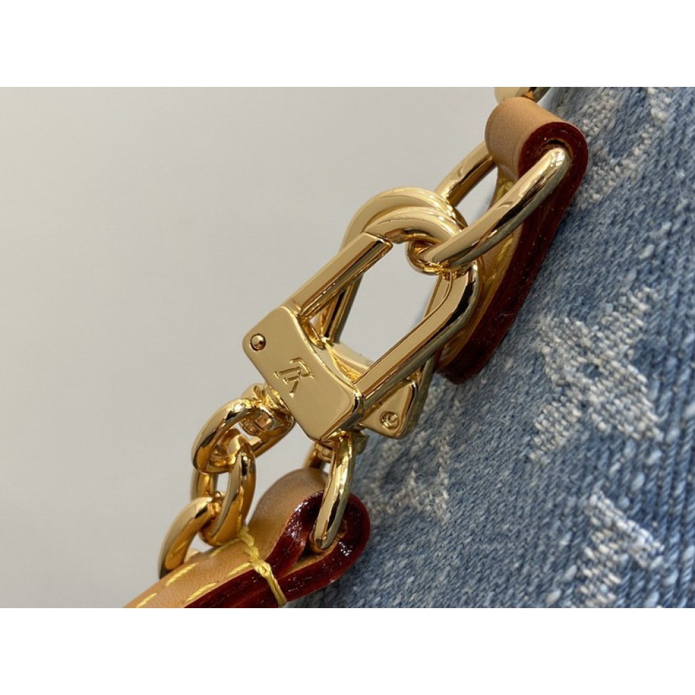 Lv Bumbag M83353 17x12x9.5cm  Bags