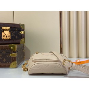 Lv Bumbag M14420 17x12x9.5cm  Bags