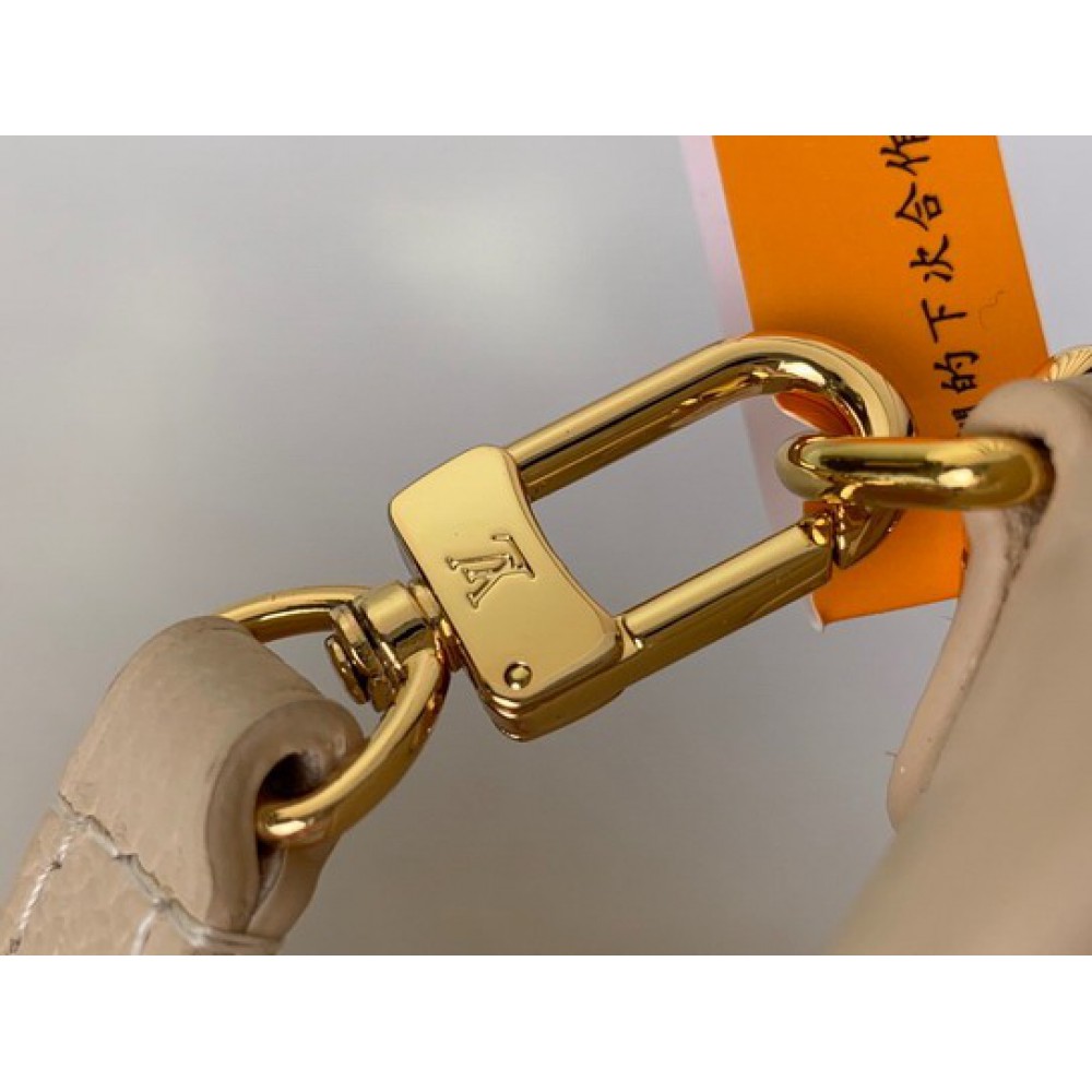 Lv Bumbag M14420 17x12x9.5cm  Bags