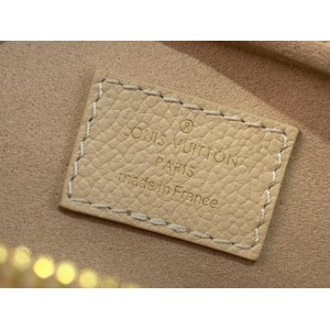 Lv Bumbag M14420 17x12x9.5cm  Bags