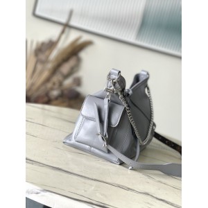 Lv CarryAll Cargo vibe Pm 33.5x23x15cm M12579 Bags