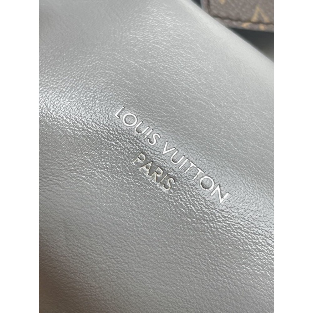 Lv CarryAll Cargo vibe Pm 33.5x23x15cm M12579 Bags