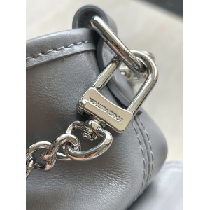 Lv CarryAll Cargo vibe Pm 33.5x23x15cm M12579 Bags