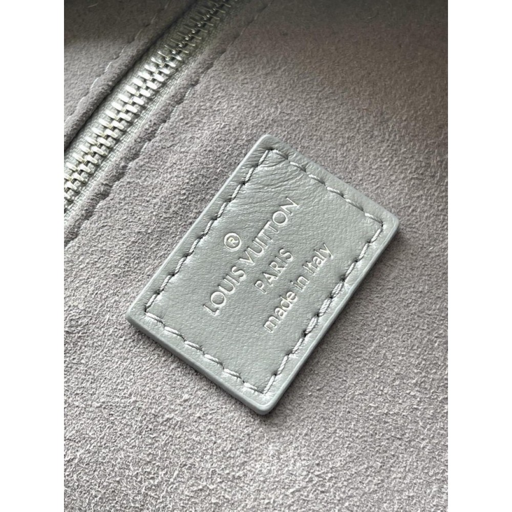 Lv CarryAll Cargo vibe Pm 33.5x23x15cm M12579 Bags