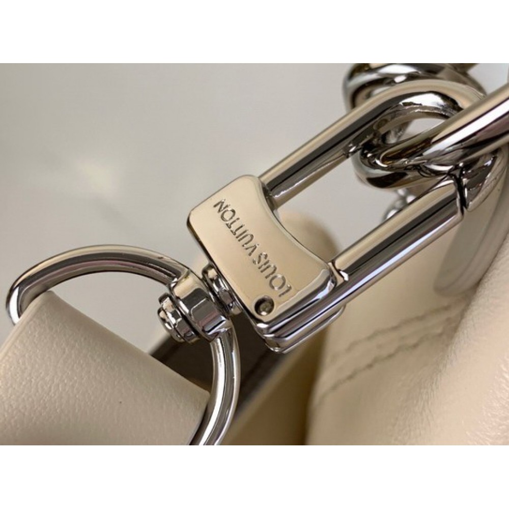 Lv CarryAll Cargo vibe Pm 33.5x23x15cm M12579 Bags