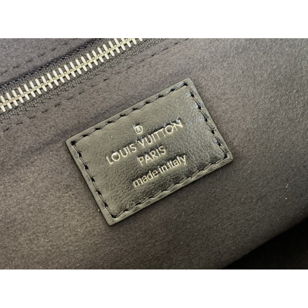 Lv CarryAll Cargo vibe Pm 33.5x23x15cm M12579 Bags