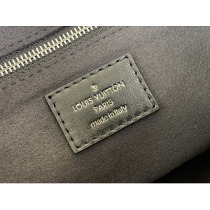 Lv CarryAll Cargo vibe Pm 33.5x23x15cm M12579 Bags