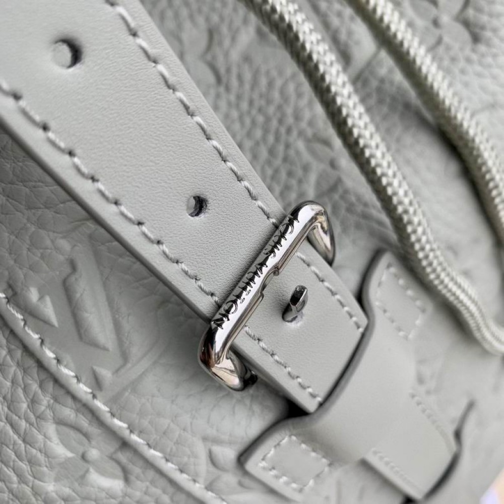 Lv Christopher M23146 32x39x12cm Bags