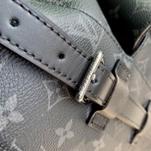 Lv Christopher M46247 32x39x12cm Bags