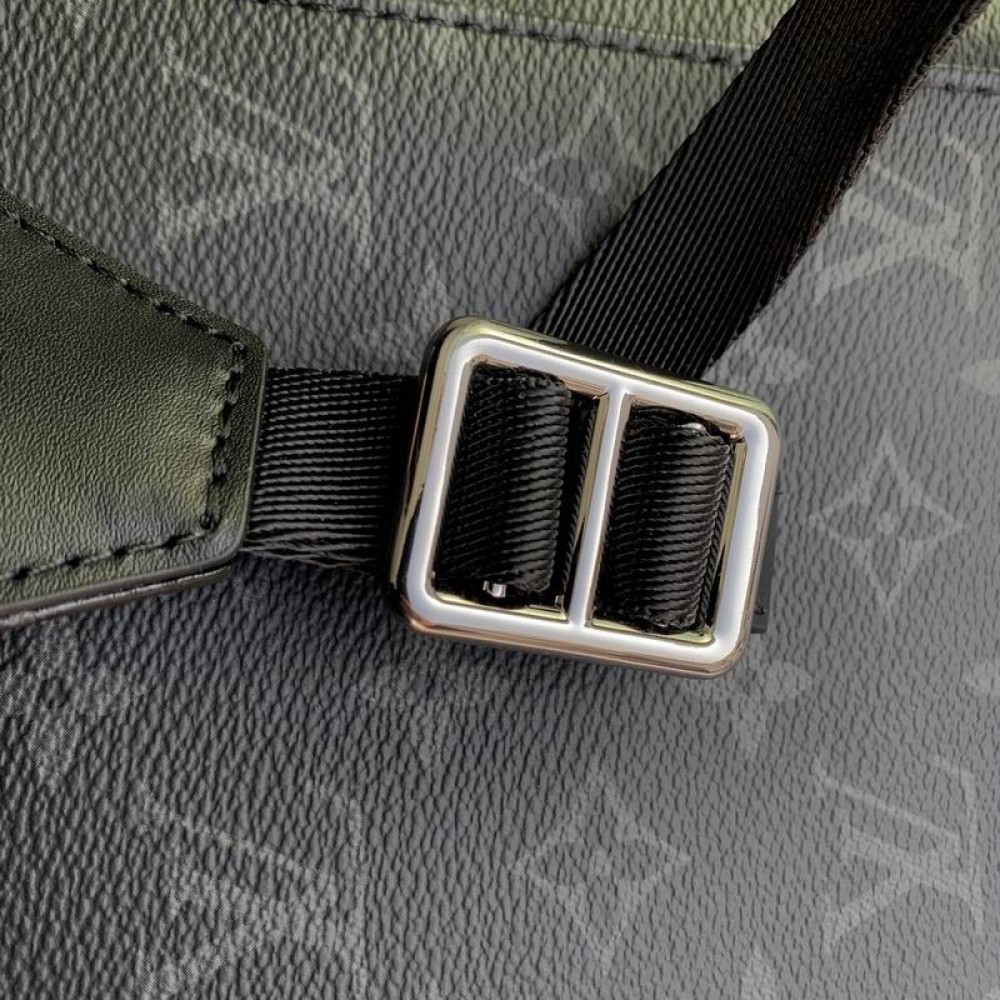 Lv Christopher M46247 32x39x12cm Bags