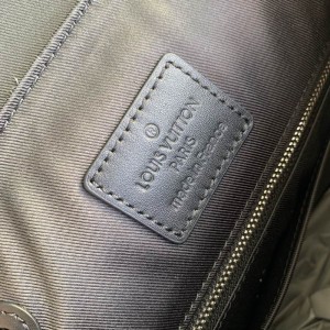 Lv Christopher M46331 32x39x12cm Bags