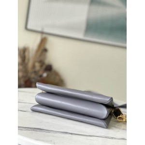 Lv Coussin M20842 26x20x12cm Bags