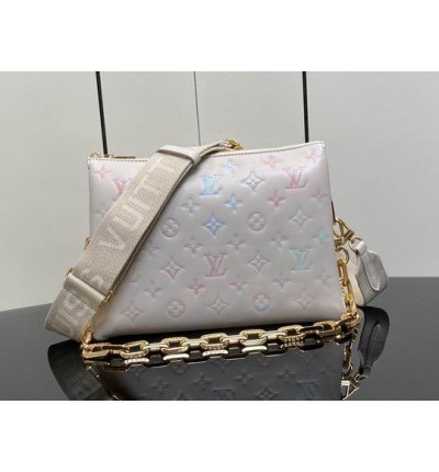 Lv Coussin M22992 26x20x12cm