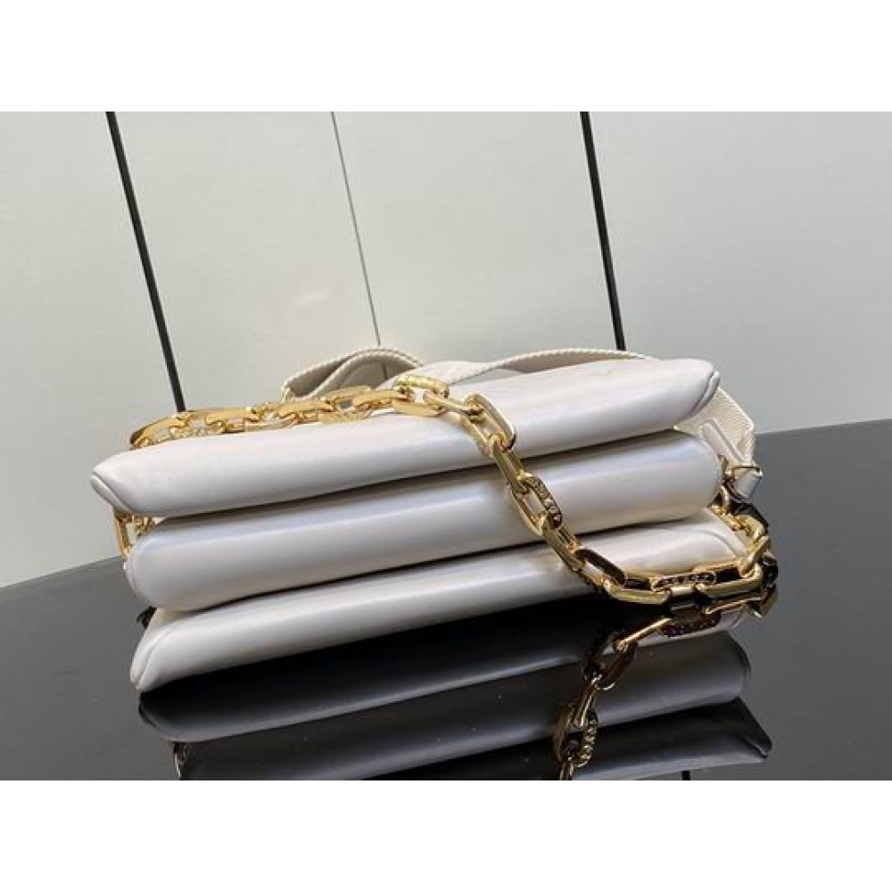 Lv Coussin M22992 26x20x12cm Bags