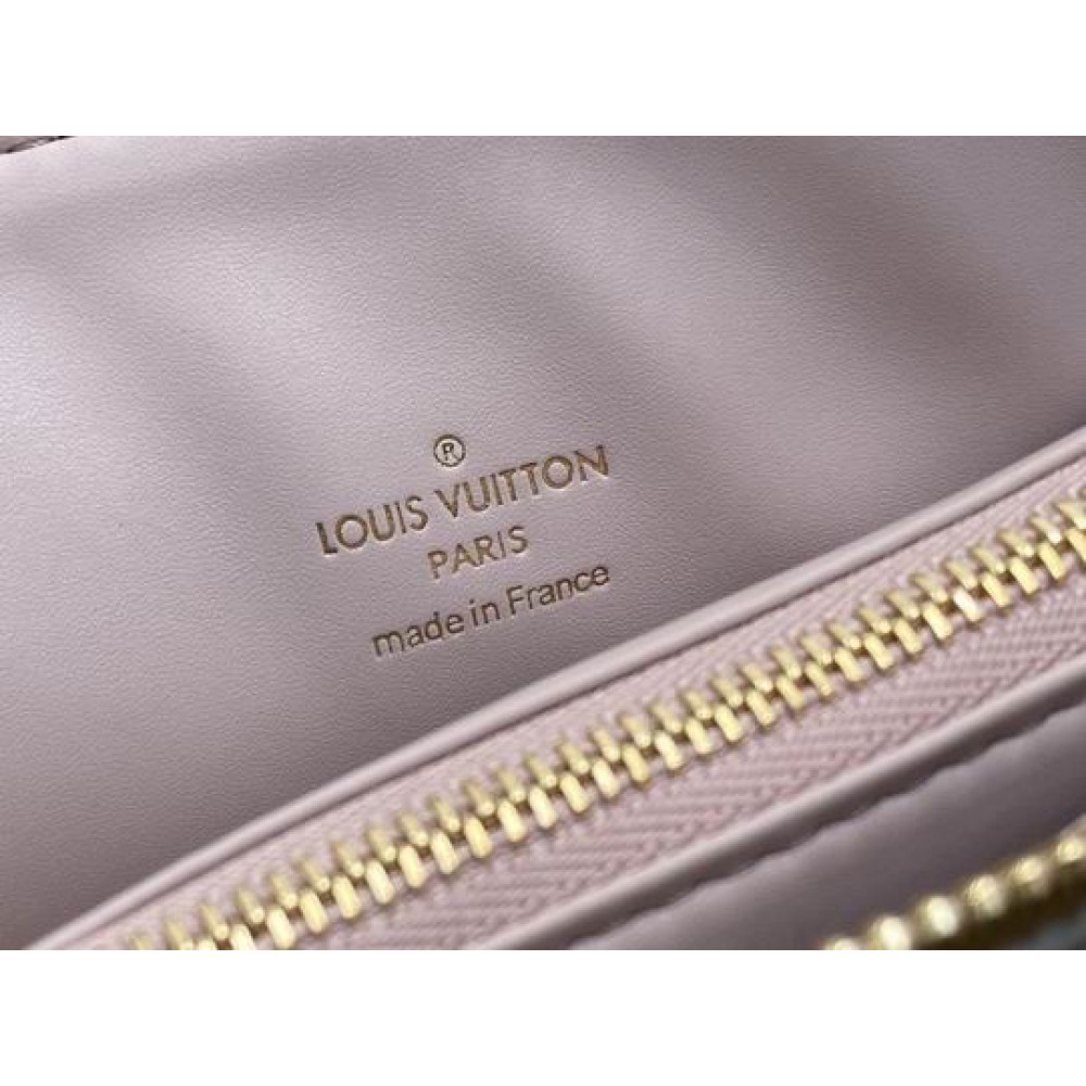 Lv Coussin M22992 26x20x12cm Bags