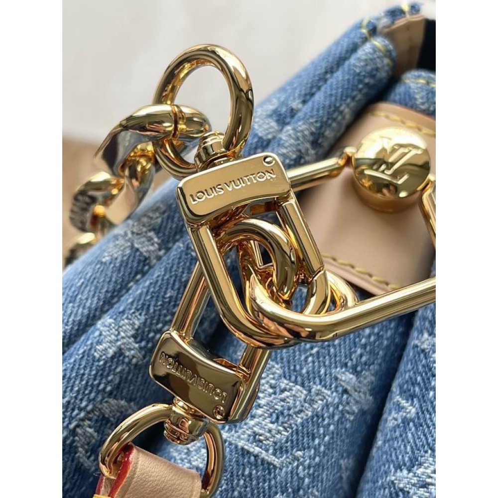 Lv Coussin M24564 26x20x12cm Bags