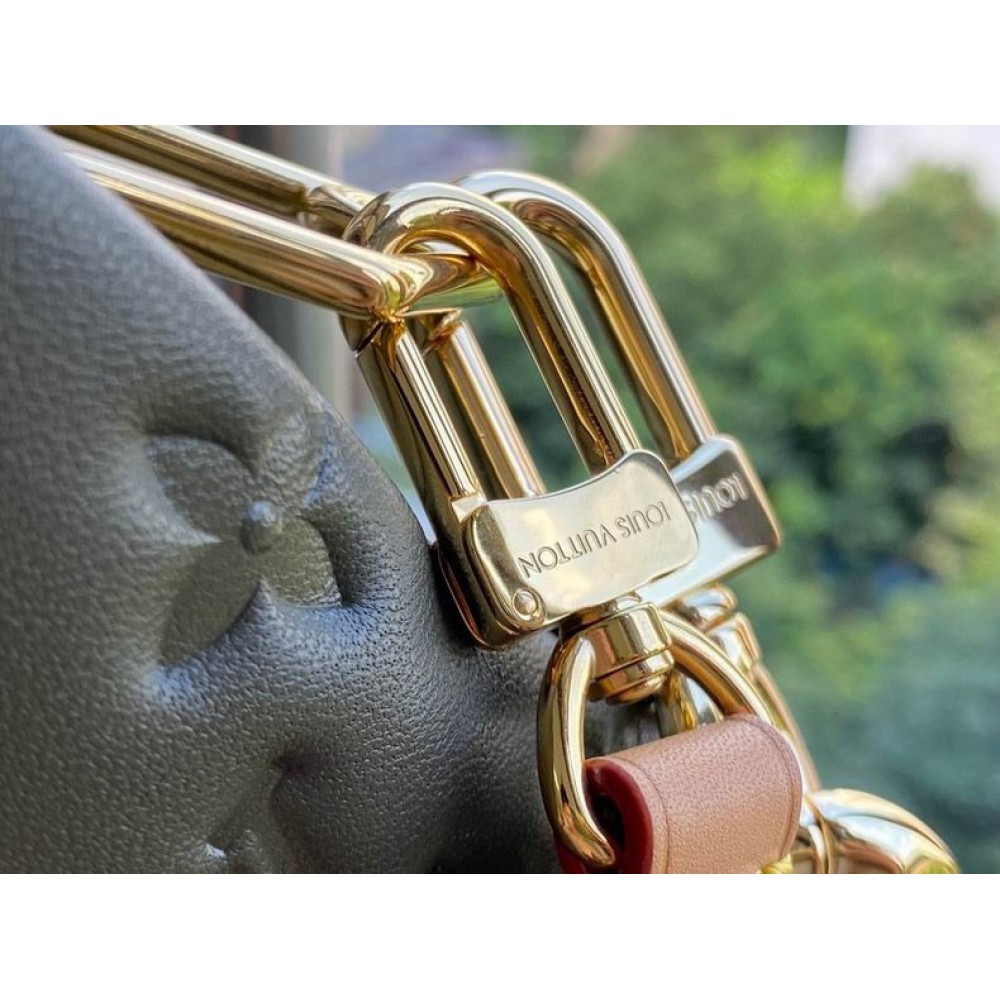 Lv Coussin MM M21264 34x24x12cm Bags