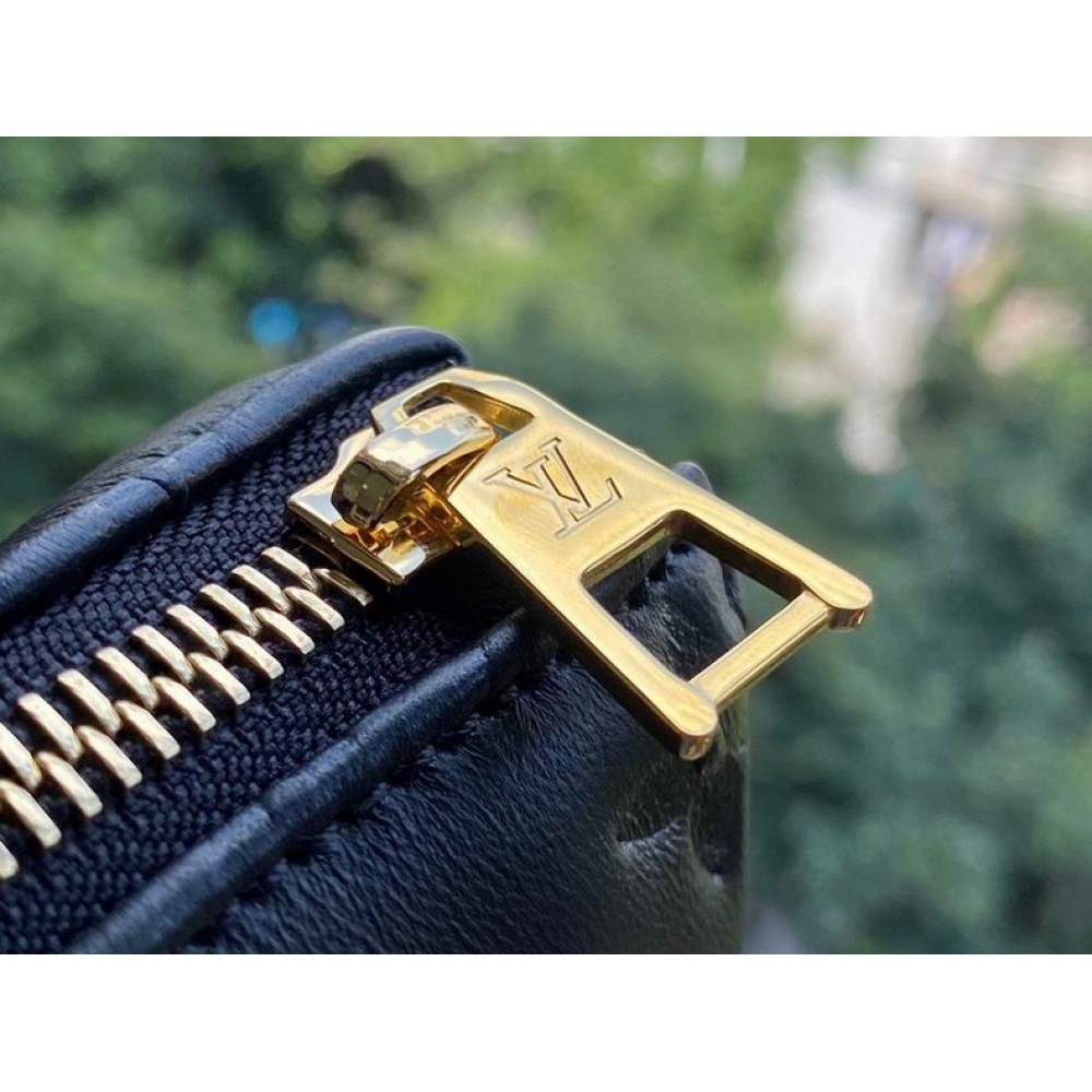 Lv Coussin MM M21264 34x24x12cm Bags