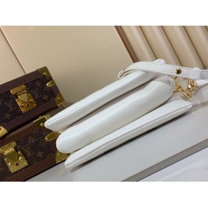 Lv Coussin M13233 26x20x12cm Bags