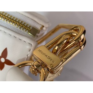 Lv Coussin M13233 26x20x12cm Bags