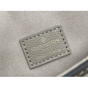 Lv Diane M83300 10.5x6x19cm Bags