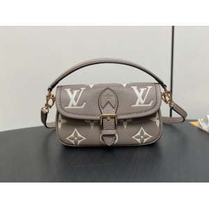 Lv Diane M83300 10.5x6x19cm Bags