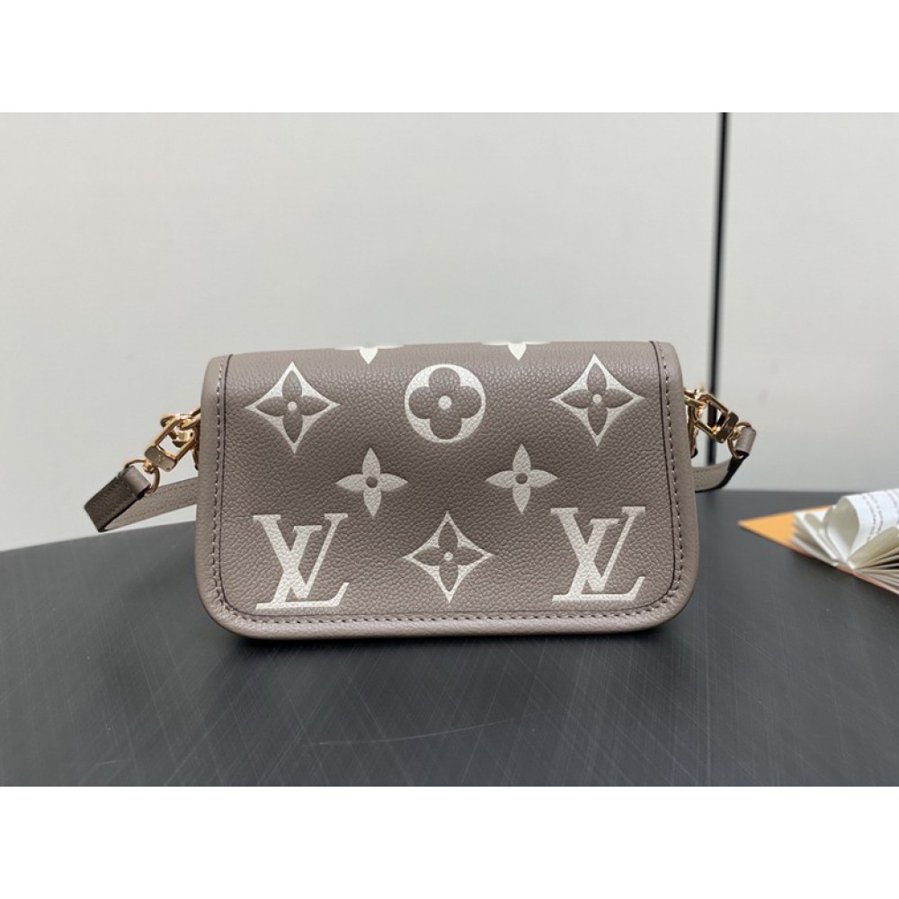 Lv Diane M83300 10.5x6x19cm Bags
