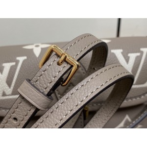 Lv Diane M83300 10.5x6x19cm Bags