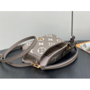 Lv Diane M83300 10.5x6x19cm Bags